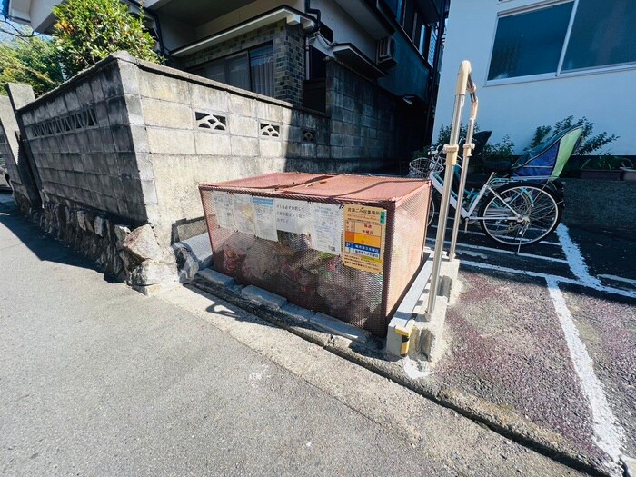 イースト東福寺の物件外観写真