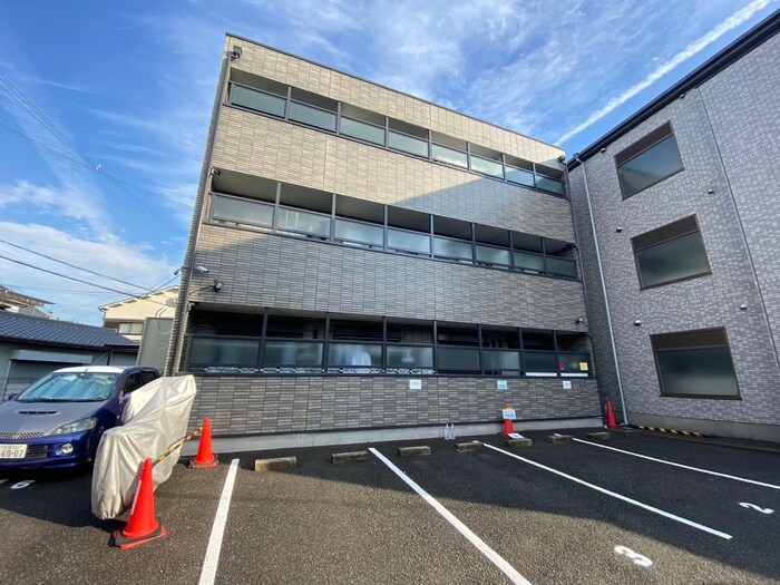 アンプル－ル西三荘の物件外観写真