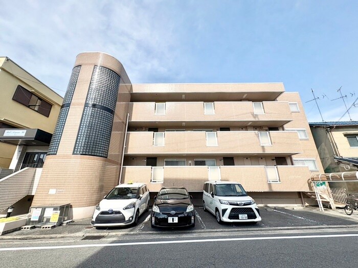 ベル青山Ⅰ番館の物件外観写真