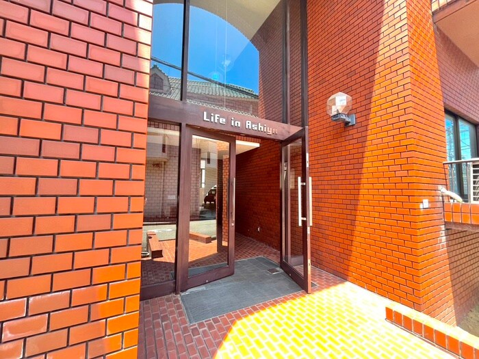 ライフイン芦屋壱番館の物件外観写真