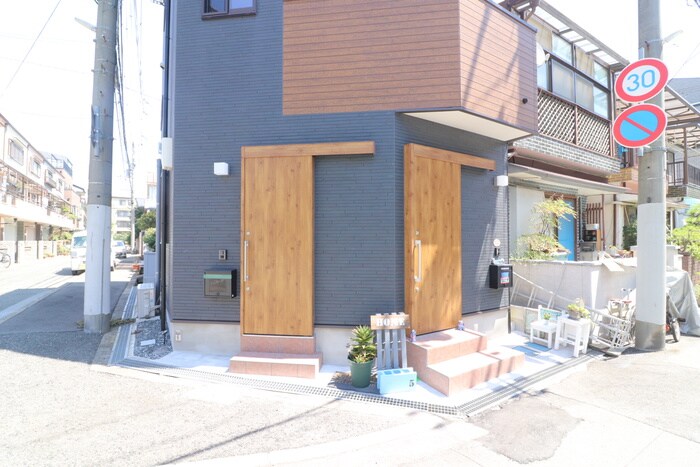 昭和通1丁目貸家の物件外観写真