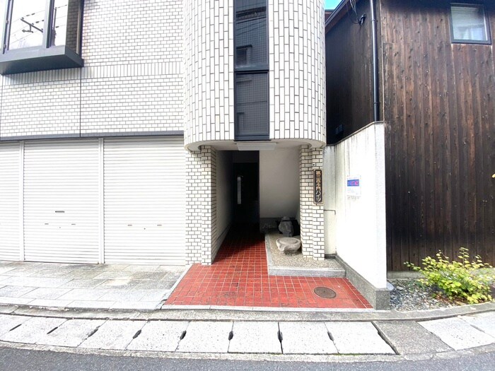 第三吉与門ハイツの物件外観写真