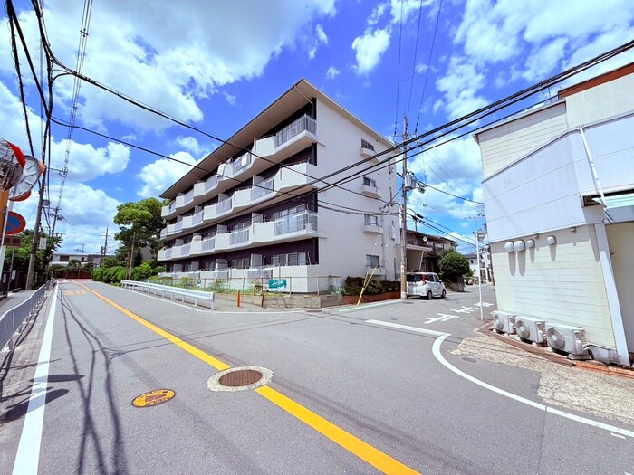 ホワイトオアシスレジデンス７６の物件外観写真