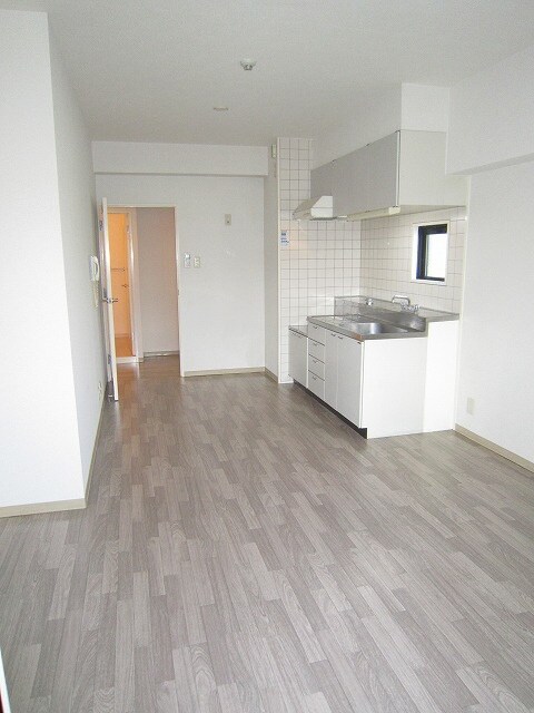 エレガンドミ－ルの物件内観写真