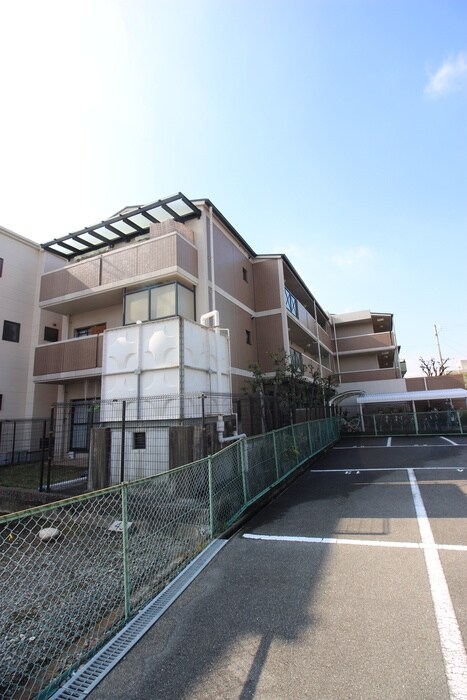 エレガンドミ－ルの物件外観写真