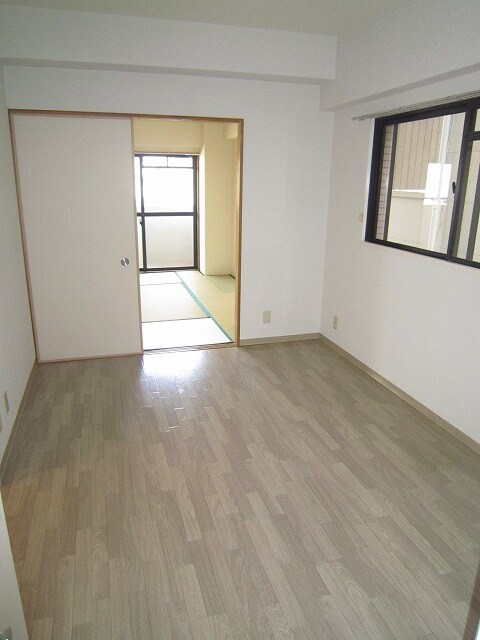 エレガンドミ－ルの物件内観写真