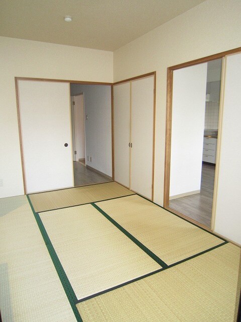 エレガンドミ－ルの物件内観写真