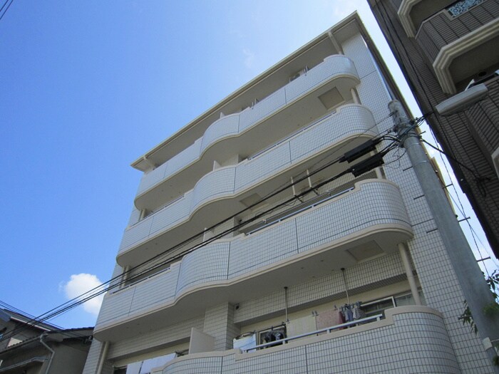 アドバンス松田の物件外観写真