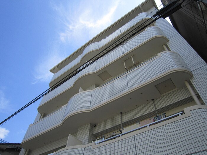 アドバンス松田の物件外観写真