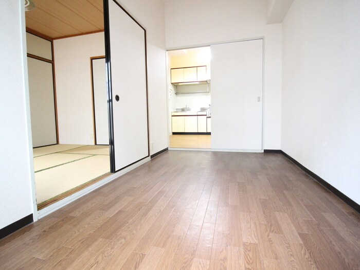 アドバンス松田の物件内観写真