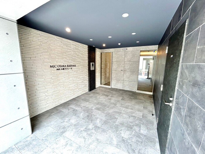 MJC大阪ラフィーネの物件外観写真