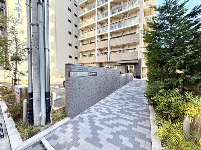 ｴｽﾘｰﾄﾞﾚｼﾞﾃﾞﾝｽ大阪WESTの物件外観写真