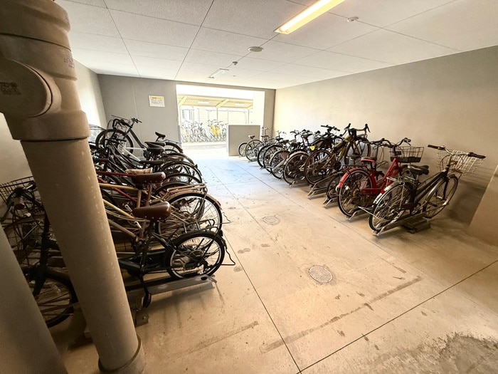 ｴｽﾘｰﾄﾞﾚｼﾞﾃﾞﾝｽ大阪WESTの物件外観写真