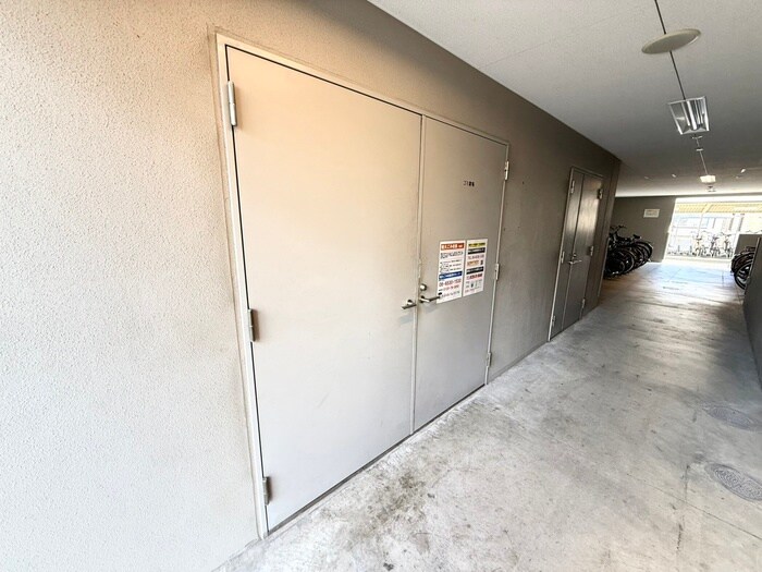 ｴｽﾘｰﾄﾞﾚｼﾞﾃﾞﾝｽ大阪WESTの物件外観写真