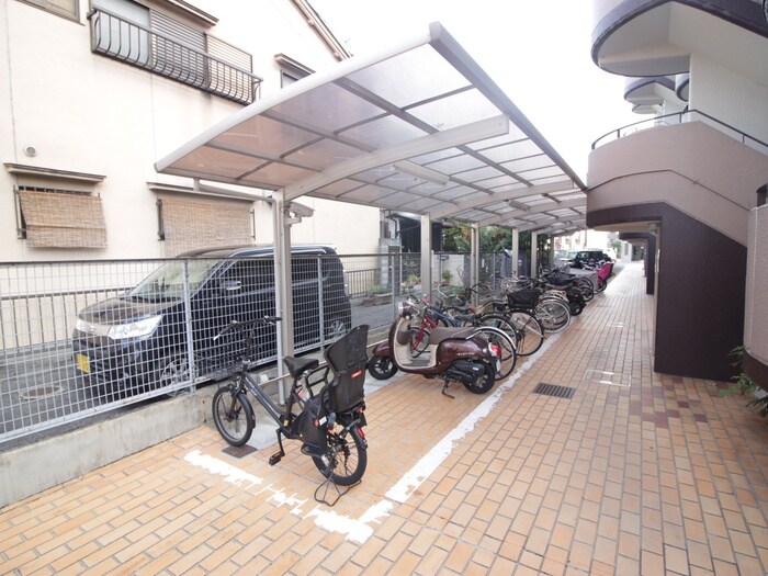 エバーグリーン桂の物件外観写真