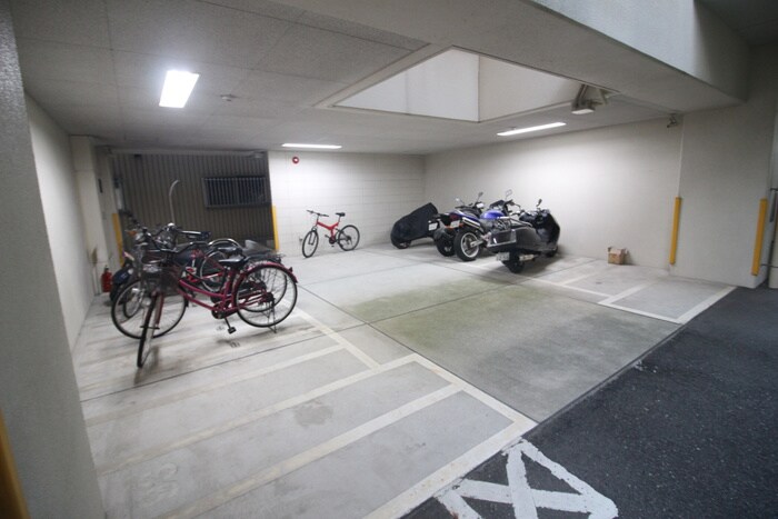 ｺﾝﾌｨﾃﾞﾝｽｼﾃｨｰｳｴｽﾄの物件外観写真