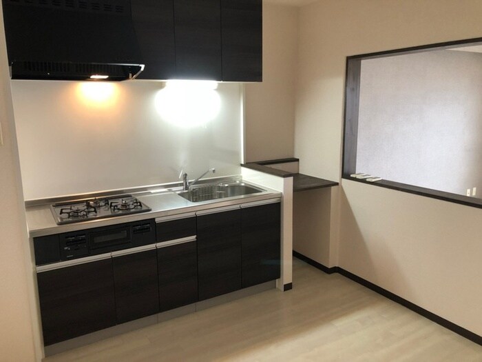 サンハイツ南志賀の物件内観写真