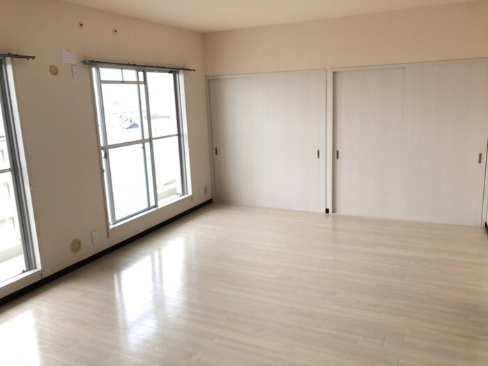 サンハイツ南志賀の物件内観写真