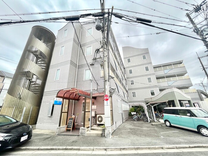 福住マンションの物件外観写真