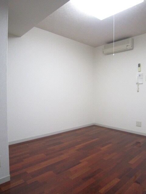 パインフｨールド御池の物件内観写真