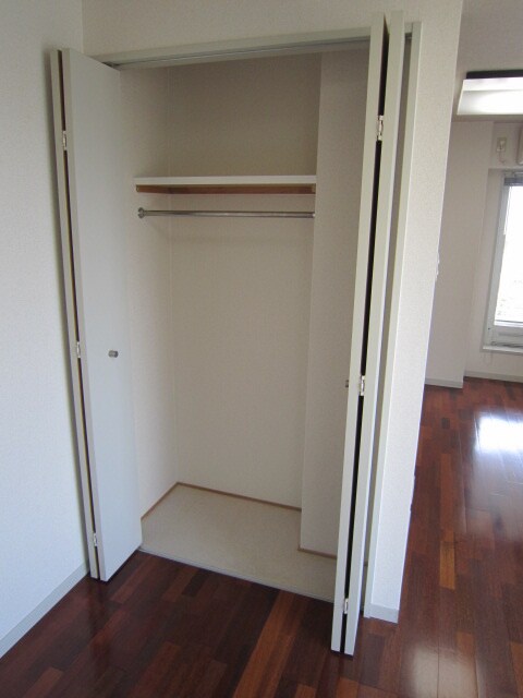 パインフｨールド御池の物件内観写真