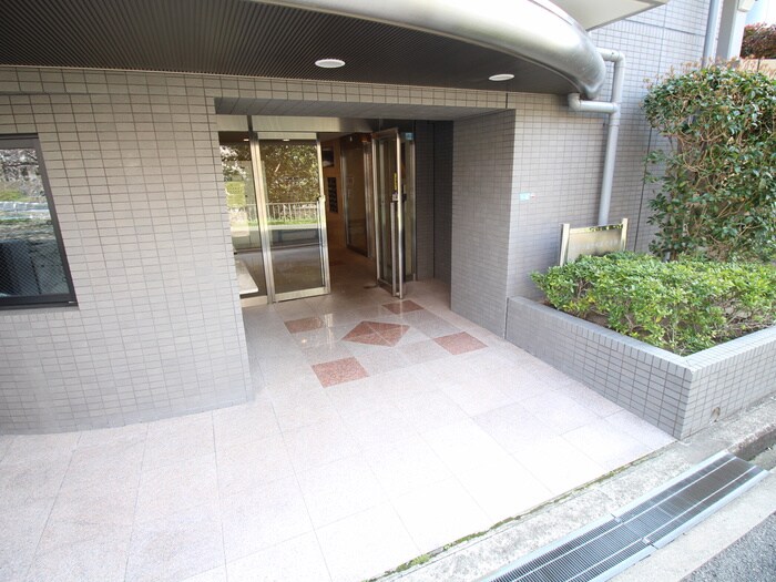 セラフ豊中向丘壱番館（702）の物件外観写真