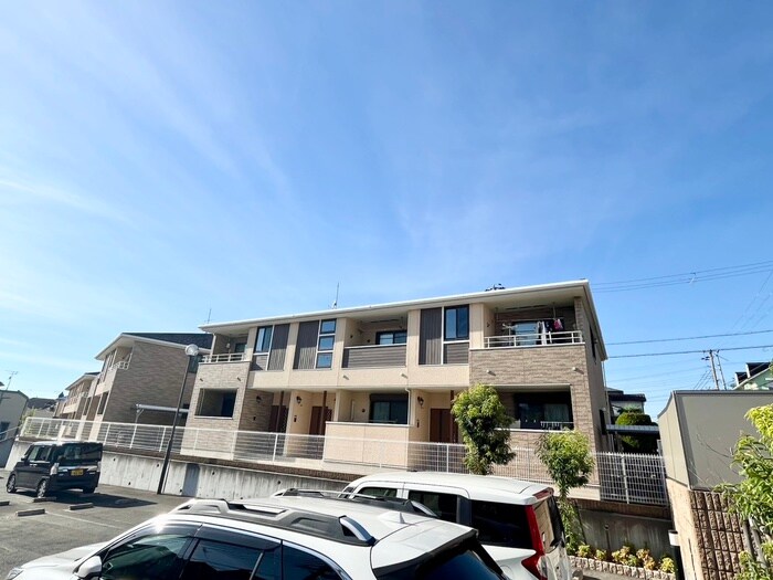 クレモンティーヌCの物件外観写真