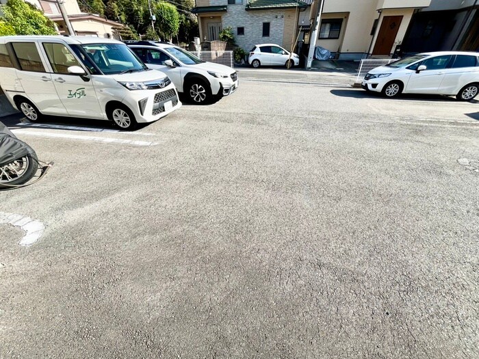 クレモンティーヌCの物件外観写真