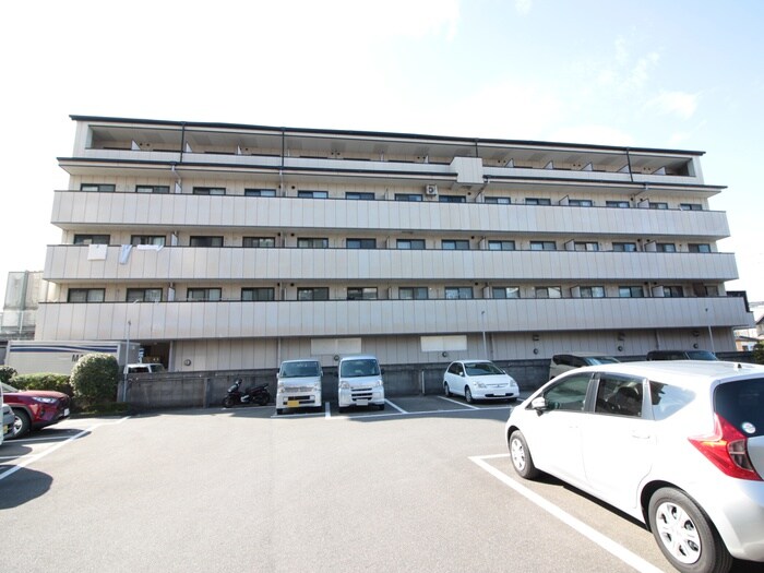 吉鴻ハイネス３の物件外観写真