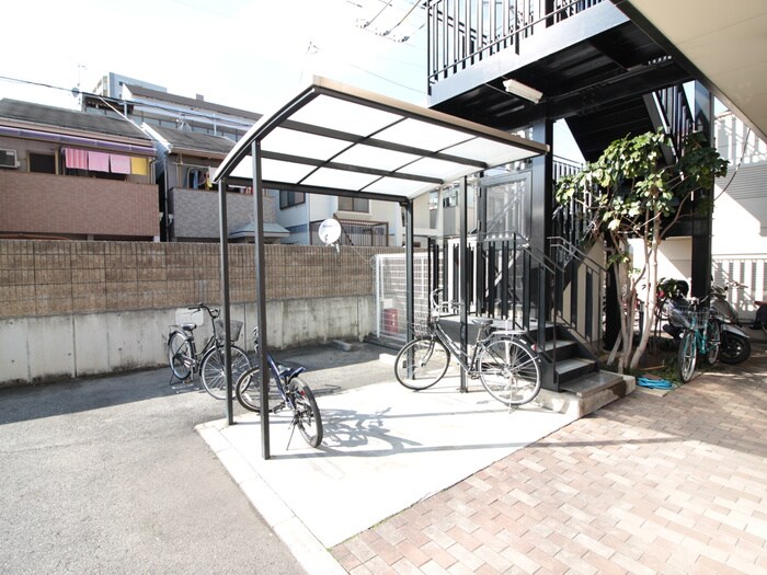 吉鴻ハイネス３の物件外観写真