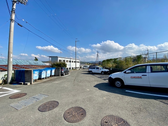 小林マンションの物件外観写真