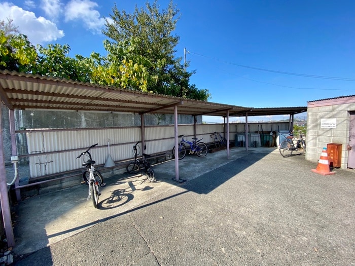 小林マンションの物件外観写真