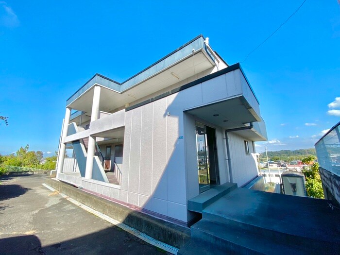 小林マンションの物件外観写真