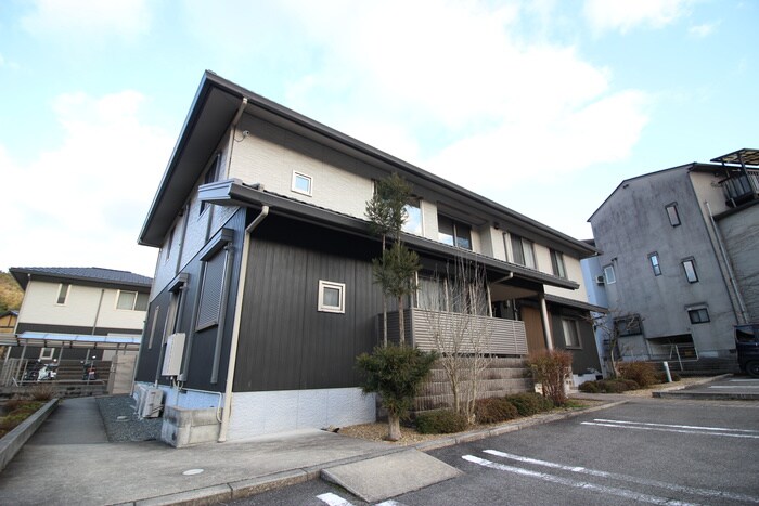 メゾン・ファミールの物件外観写真