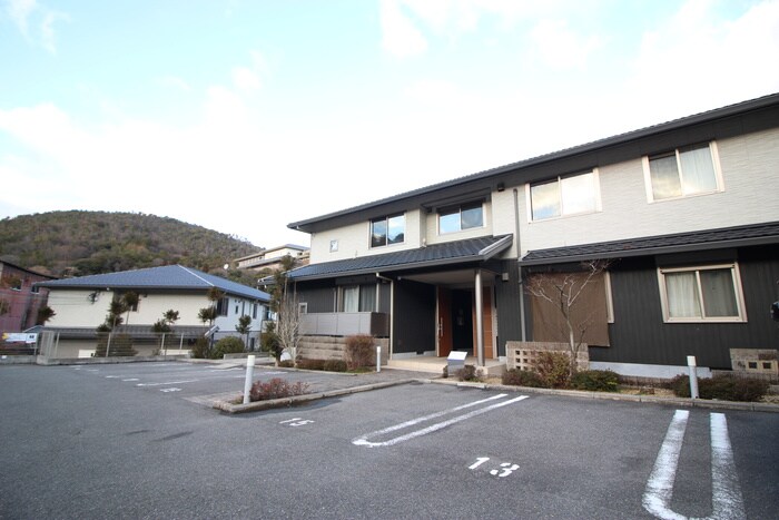 メゾン・ファミールの物件外観写真