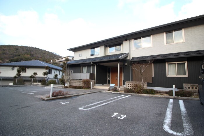 メゾン・ファミールの物件外観写真