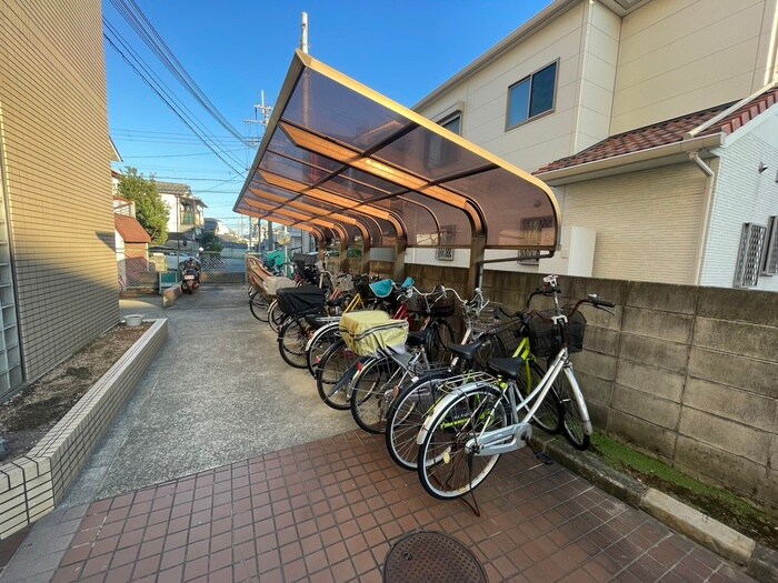 ロ－タリ－ビルド・南花田の物件外観写真