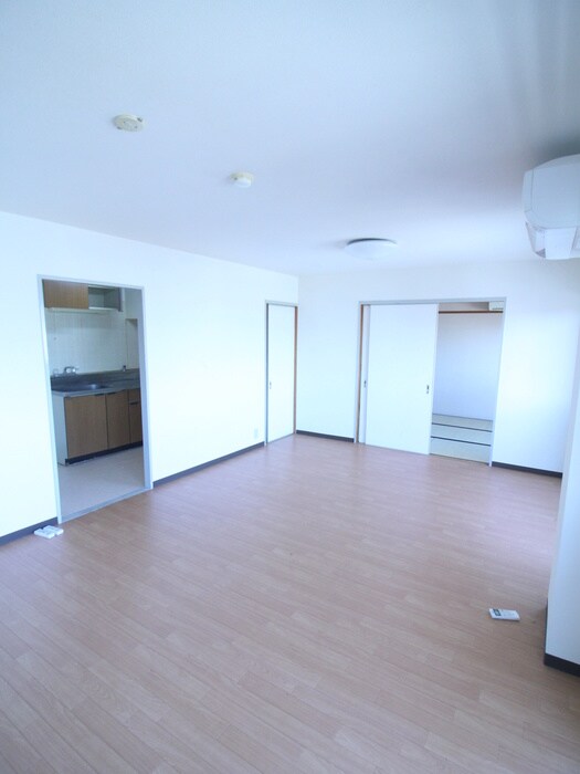 ロ－タリ－ビルド・南花田の物件内観写真