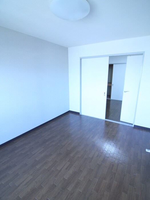 ロ－タリ－ビルド・南花田の物件内観写真