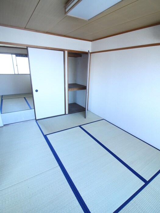 ロ－タリ－ビルド・南花田の物件内観写真