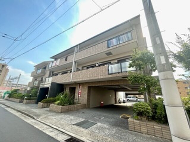 シャン・ド・フル－ルの物件外観写真