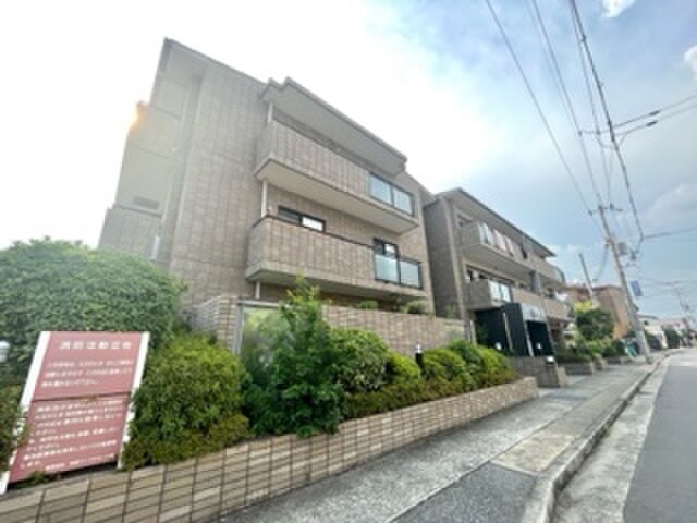 シャン・ド・フル－ルの物件外観写真