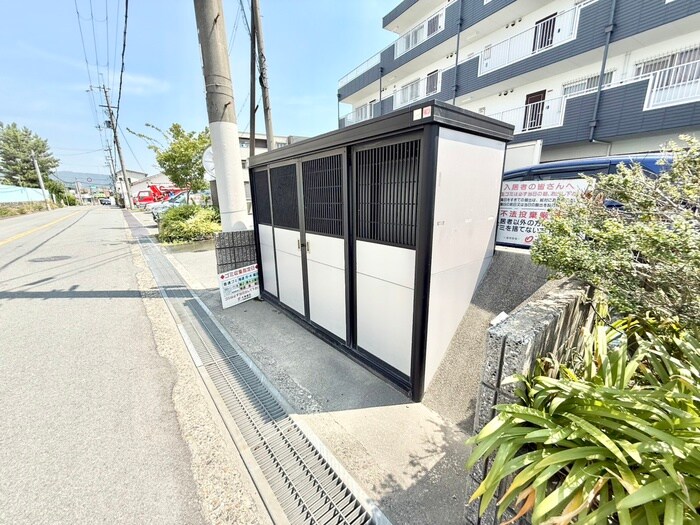 アメニティ東香里の物件外観写真