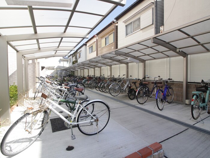 アートプラザ枚方の物件外観写真