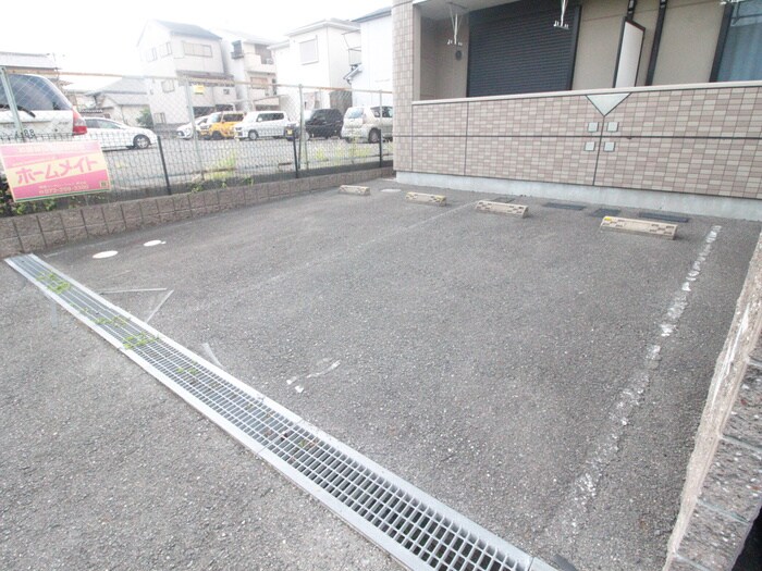 フィ－ルド　ビレッジの物件外観写真