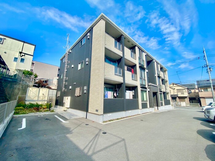 ベア　レジデンスの物件外観写真