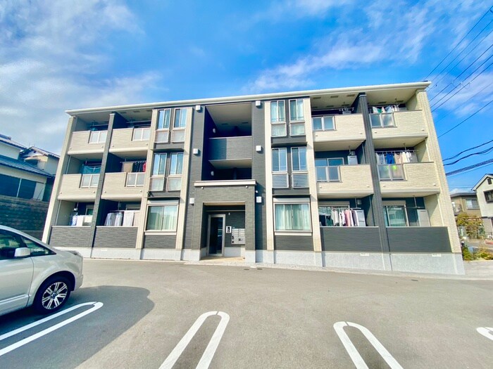 ベア　レジデンスの物件外観写真