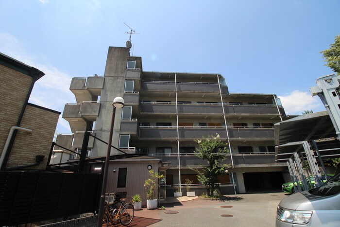 グランド・エム・ユ－の物件外観写真