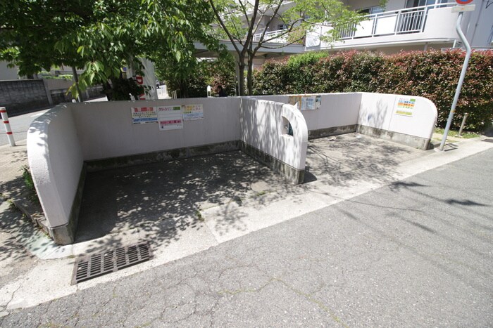 浜第１マンションの物件外観写真