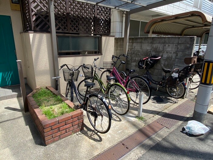 エスターテハクヤの物件外観写真